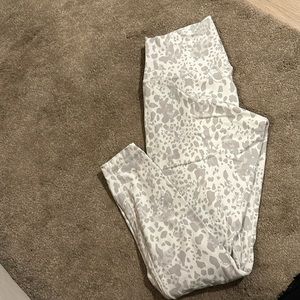 Lululemon white and gray leopard align pants